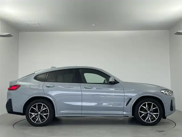 ＢＭＷ Ｘ４ xDrive 20d Mスポーツ 愛知県 2022(令4)年 2.2万km グレー ワンオーナー　/ナビ　/全方位カメラ　/茶革　/ブルックリングレー　/サンルーフ　/パドルシフト/前後席シートヒーター　/置くだけ充電　/前席パドルシフト　/ＢＳＭ　/ETC２．０　/タイプＣ　/ＵＳＢ　/前後ソナー　/前後ドラレコ　/ＬＥＤライトワンセグテレビ