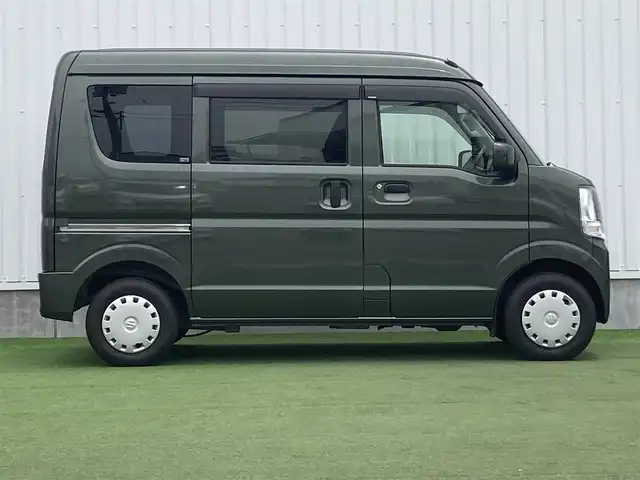 スズキ エブリイ JOIN 香川県 2021(令3)年 0.8万km クールカーキPM 登録時走行距離：7464km/ディーラーOPケンウッドナビ/　CD DVD BT フルセグTV/デュアルカメラブレーキサポート/レーンキープアシスト/クリアランスソナー/オートライト/レベライザヘッドライト/ドライブレコーダー/電動格納ミラー/純正樹脂フロアマット/ドアバイザー/リモコンキー/スペアキー/取扱説明書/新車時保証書/ワンオーナー