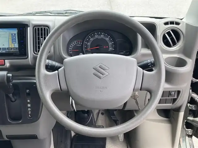 スズキ エブリイ JOIN 香川県 2021(令3)年 0.8万km クールカーキPM 登録時走行距離：7464km/ディーラーOPケンウッドナビ/　CD DVD BT フルセグTV/デュアルカメラブレーキサポート/レーンキープアシスト/クリアランスソナー/オートライト/レベライザヘッドライト/ドライブレコーダー/電動格納ミラー/純正樹脂フロアマット/ドアバイザー/リモコンキー/スペアキー/取扱説明書/新車時保証書/ワンオーナー