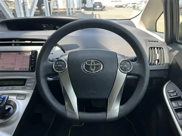 トヨタ プリウス S　マイコーデ 静岡県 2015(平27)年 11.3万km ホワイトパールクリスタルシャイン 特別仕様車/ワンオーナー/純正ＳＤナビ/ＢＴオーディオ/バックカメラ/ＣＤ再/ワンセグTV/ＥＴＣ/専用合皮シート/スマートキー２本/プッシュスタート/ＨＩＤオートライト/フォグランプ/純正フロアマット/ドアバイザー/社外１５ＡＷ