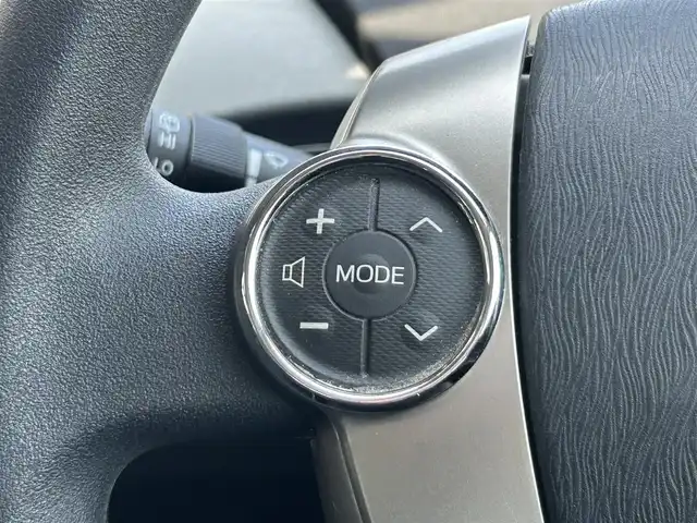 トヨタ プリウス S　マイコーデ 静岡県 2015(平27)年 11.3万km ホワイトパールクリスタルシャイン 特別仕様車/ワンオーナー/純正ＳＤナビ/ＢＴオーディオ/バックカメラ/ＣＤ再/ワンセグTV/ＥＴＣ/専用合皮シート/スマートキー２本/プッシュスタート/ＨＩＤオートライト/フォグランプ/純正フロアマット/ドアバイザー/社外１５ＡＷ