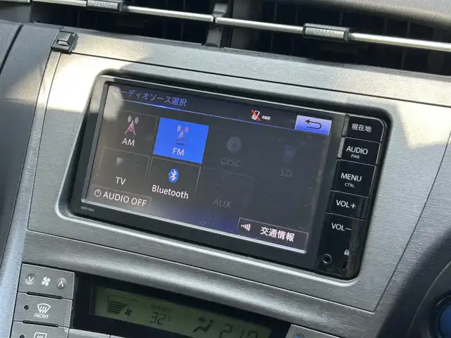 トヨタ プリウス S　マイコーデ 静岡県 2015(平27)年 11.3万km ホワイトパールクリスタルシャイン 特別仕様車/ワンオーナー/純正ＳＤナビ/ＢＴオーディオ/バックカメラ/ＣＤ再/ワンセグTV/ＥＴＣ/専用合皮シート/スマートキー２本/プッシュスタート/ＨＩＤオートライト/フォグランプ/純正フロアマット/ドアバイザー/社外１５ＡＷ