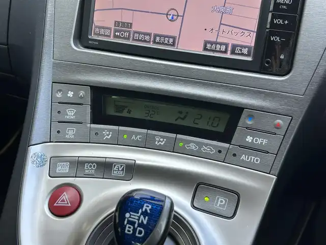 トヨタ プリウス S　マイコーデ 静岡県 2015(平27)年 11.3万km ホワイトパールクリスタルシャイン 特別仕様車/ワンオーナー/純正ＳＤナビ/ＢＴオーディオ/バックカメラ/ＣＤ再/ワンセグTV/ＥＴＣ/専用合皮シート/スマートキー２本/プッシュスタート/ＨＩＤオートライト/フォグランプ/純正フロアマット/ドアバイザー/社外１５ＡＷ