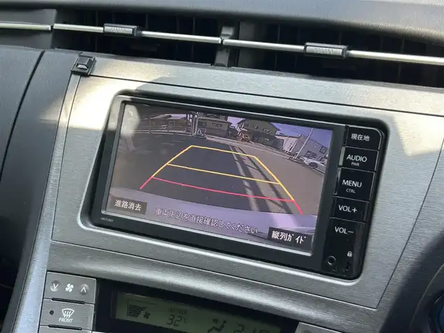 トヨタ プリウス S　マイコーデ 静岡県 2015(平27)年 11.3万km ホワイトパールクリスタルシャイン 特別仕様車/ワンオーナー/純正ＳＤナビ/ＢＴオーディオ/バックカメラ/ＣＤ再/ワンセグTV/ＥＴＣ/専用合皮シート/スマートキー２本/プッシュスタート/ＨＩＤオートライト/フォグランプ/純正フロアマット/ドアバイザー/社外１５ＡＷ