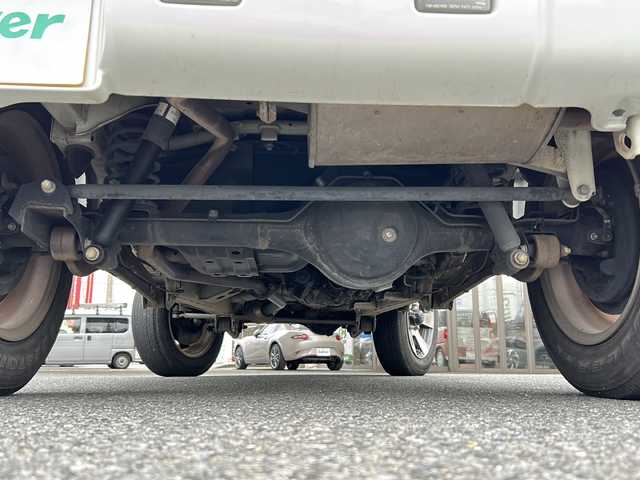 スズキ ジムニー クロスアドベンチャー XC 埼玉県 2011(平23)年 10.9万km パールホワイト メモリナビ/ワンセグテレビ/ウィンカーミラー/ETC/4WD/DVD機能再生有/16インチアルミホイール/背面タイヤ/運転席シートヒーター/ドライブレコーダー 有/Bluetooth/レーダー探知機 有(SUPER CAT)/運転席・助手席　エアバック有/本革巻きステアリング