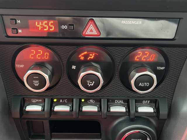 トヨタ ８６ GT 愛知県 2016(平28)年 4万km クリスタルブラックシリカ メモリナビ/ワンセグテレビ/クルーズコントロール/OZレーシング17インチAW/CUSCO車高調/柿本マフラー/TRDフェンダーフィン/ETC/保証書/取説書