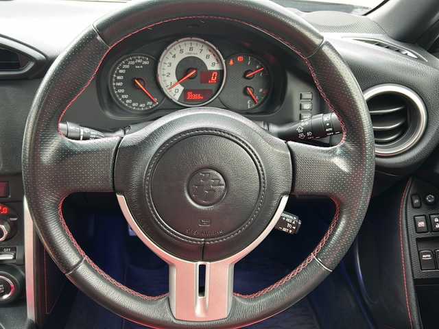 トヨタ ８６ GT 愛知県 2016(平28)年 4万km クリスタルブラックシリカ メモリナビ/ワンセグテレビ/クルーズコントロール/OZレーシング17インチAW/CUSCO車高調/柿本マフラー/TRDフェンダーフィン/ETC/保証書/取説書