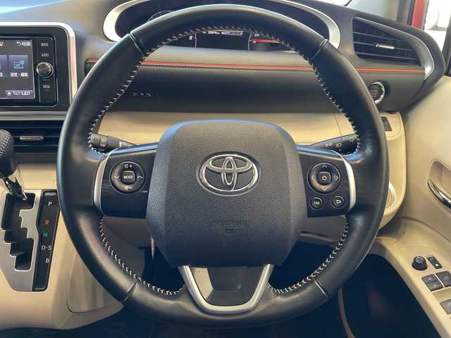 トヨタ シエンタ G 埼玉県 2017(平29)年 3.6万km レッドマイカM 純正ナビ/　　CD/DVD/BT/フルセグTV/バックカメラ/両側パワースライドドア/オートハイビーム/ステアリングスイッチ/アイドリングストップ/プッシュスタート/スペアキー/ETC/禁煙車