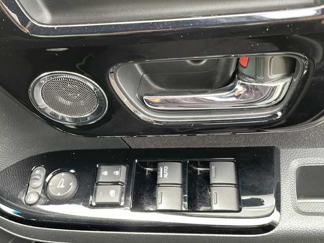 ホンダ Ｎ ＢＯＸ カスタム L 鹿児島県 2022(令4)年 2.2万km クリスタルブラックパール 純正ディスプレイオーディオ/(BT/CD/AM/FM/ワンセグTV)/ワンオーナー/ホンダセンシング/オートマチックハイビーム/レーダークルーズコントロール/レーンキープアシスト/前後コーナーセンサー/前席シートヒーター/前後ドライブレコーダー/バックカメラ/ステアリングスイッチ/アイドリングストップ/片側パワースライドドア/電動パーキングブレーキ/オートホールド/チップアップシート/ベンチシート/純正フロアマット/純正LEDヘッドライト/保証書/取り扱い説明書