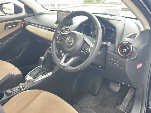 マツダ デミオ 13Sテーラードブラウン 富山県 2018(平30)年 5.3万km ディープクリスタルブルーマイカ 純正ナビ/ワンセグＴＶ/全方位カメラ/ＣＤ・ＤＶＤ・ＢＴ/レーダークルーズコントロール/レーンキープアシスト/コーナーセンサー/アイドリングストップ/オートライト/LEDヘッドライト/社外ＡＷ/純正フロアマット/シートヒーター/AAC/プッシュスタート/スマートキー/スペアキー/保証書/取扱説明書/記録簿
