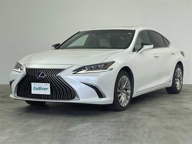 レクサス ＥＳ 300h バージョンL 群馬県 2019(令1)年 5.5万km ソニッククォーツ ムーンルーフ　純正１２．３インチナビ　パノラミックビューモニター　ＢＳＭ　レーダークルーズコントロール　ＬＥＤ　ＡＨＢ　エアシート　シートヒーター　純正１８インチＡＷ　ステアリングヒーター　禁煙車