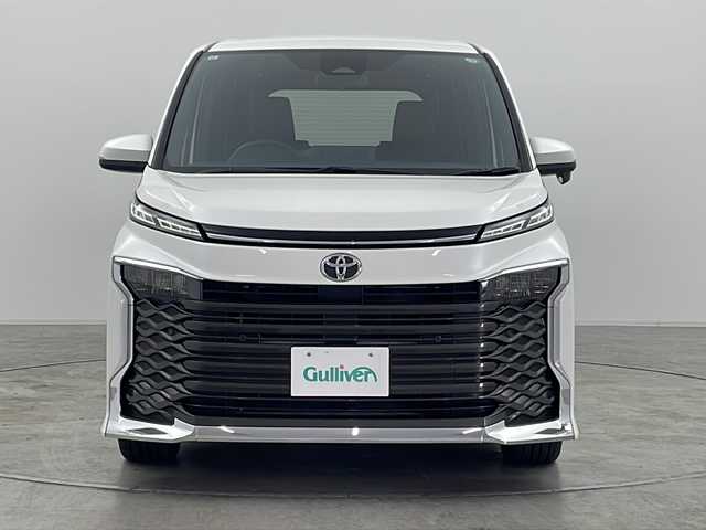 トヨタ ヴォクシー S－Z 群馬県 2024(令6)年 1.6万km ホワイトパールクリスタルシャイン 衝突被害軽減ブレーキ　純正ナビ　バックカメラ　両側電動スライドドア　アダプティブクルーズコントロール　ハーフレザーシート　ステアリングリモコン　シートヒーター　レザーステアリング　スマートキー　禁煙車