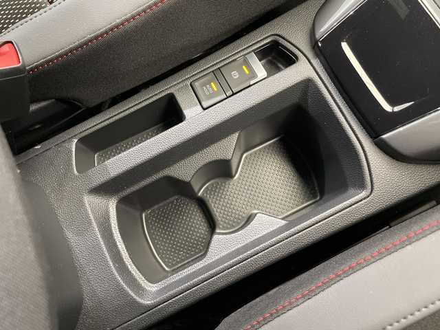 フォルクスワーゲン ＶＷ Ｔ－ロック TDI スポーツ 栃木県 2021(令3)年 1.7万km 赤Ⅱ ワンオーナー/ディーゼル/ターボ/純正ナビ/（Bluetooth/USB）/バックカメラ/Front Assist/Lane Assist/BSM/ACC/ドライバー疲労検知システム/コーナーセンサー/ビルトインETC/前方ドライブレコーダー/ルーフレール/禁煙車/赤/黒2トーン/オートライト/LEDヘッドライト/パドルシフト/横滑り防止装置/フォグランプ/スマートキー/プッシュスタート/アイドリングストップ/ステアリングスイッチ/革巻きステアリング/ウィンカーミラー/純正18インチアルミホイール/純正フロアマット