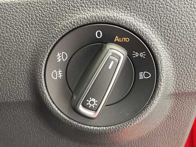 フォルクスワーゲン ＶＷ Ｔ－ロック TDI スポーツ 栃木県 2021(令3)年 1.7万km 赤Ⅱ ワンオーナー/ディーゼル/ターボ/純正ナビ/（Bluetooth/USB）/バックカメラ/Front Assist/Lane Assist/BSM/ACC/ドライバー疲労検知システム/コーナーセンサー/ビルトインETC/前方ドライブレコーダー/ルーフレール/禁煙車/赤/黒2トーン/オートライト/LEDヘッドライト/パドルシフト/横滑り防止装置/フォグランプ/スマートキー/プッシュスタート/アイドリングストップ/ステアリングスイッチ/革巻きステアリング/ウィンカーミラー/純正18インチアルミホイール/純正フロアマット