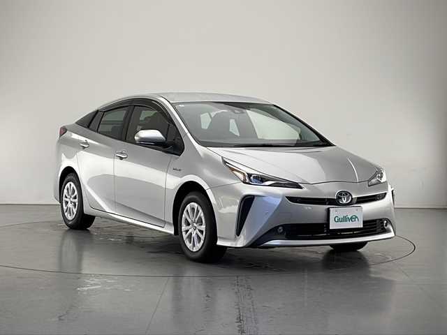 トヨタ プリウス S 長野県 2019(令1)年 2万km シルバーM 純正ナビ/TV／Bluetooth／FM・AM/ミュージックプレイヤー接続/バックカメラ/ETC/クルーズコントロール（追従あり）/レーンキープアシスト/横滑り防止装置/衝突被害軽減システム/車線逸脱警報機能/前後コーナーセンサー/電格ミラー/プリクラッシュセーフティシステム/純正15インチAW装着/純正フロアマット/ドアバイザー/フォグランプ/LEDヘッドライト