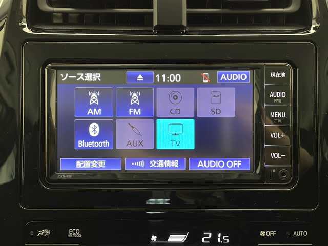 トヨタ プリウス S 長野県 2019(令1)年 2万km シルバーM 純正ナビ/TV／Bluetooth／FM・AM/ミュージックプレイヤー接続/バックカメラ/ETC/クルーズコントロール（追従あり）/レーンキープアシスト/横滑り防止装置/衝突被害軽減システム/車線逸脱警報機能/前後コーナーセンサー/電格ミラー/プリクラッシュセーフティシステム/純正15インチAW装着/純正フロアマット/ドアバイザー/フォグランプ/LEDヘッドライト