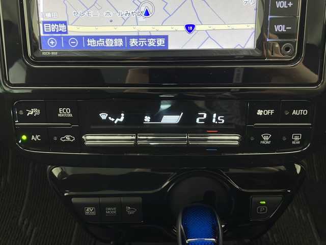 トヨタ プリウス S 長野県 2019(令1)年 2万km シルバーM 純正ナビ/TV／Bluetooth／FM・AM/ミュージックプレイヤー接続/バックカメラ/ETC/クルーズコントロール（追従あり）/レーンキープアシスト/横滑り防止装置/衝突被害軽減システム/車線逸脱警報機能/前後コーナーセンサー/電格ミラー/プリクラッシュセーフティシステム/純正15インチAW装着/純正フロアマット/ドアバイザー/フォグランプ/LEDヘッドライト