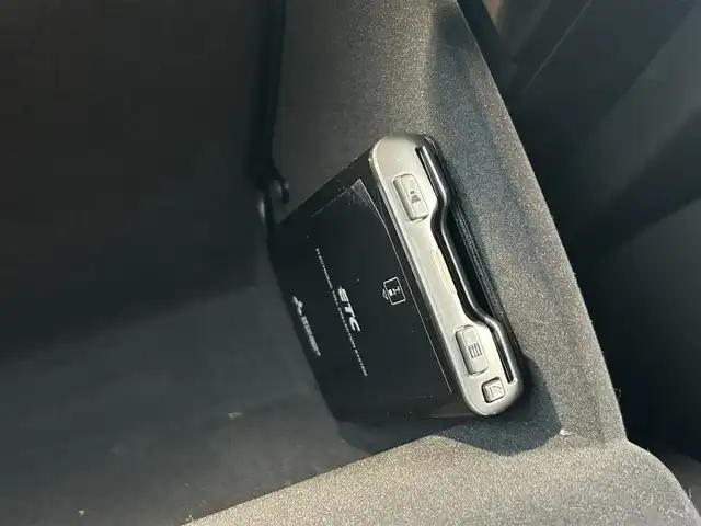 マツダ アテンザ セダン 25S Lパッケージ 道央・札幌 2019(平31)年 2.5万km マシーングレープレミアムM ・マツダコネクトナビ/・バックカメラ/・Bluetooth/・ワンセグTV/・DVD再生可能/・i　stop/・パーキングアシスト/・アイドリングストップ/・レーンキープアシスト/・コーナーセンサー/・ETC/・茶革シート/・シートヒーター/・エアシート/・パドルシフト/・純正19インチAW/・積込スタッドレス付き