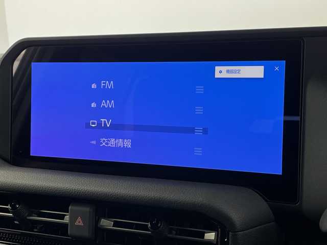 トヨタ ランドクルーザー ２５０ VX 新潟県 2025(令7)年 1.2万km プラチナホワイトパールマイカ 4WD/ワンオーナー/純正12.3型コネクティッドplusディスプレイオーディオ/（AM/FM/フルセグTV/Bluetooth/Miracast/HDMI）/JBLプレミアムサウンド/パノラミックビューモニター/ムーンルーフ/D席パワーシート/D+N席シートヒーター/シートベンチレーション/ステアリングヒーター/寒冷地仕様PWR HEAT/デジタルインナーミラー/Qi充電/パワーバックドア/トヨタセーフティセンス/・プリクラッシュセーフティ/・レーントレーシングアシスト/・レーンディパーチャーアラート/・レーダークルーズコントロール/・アダプティブハイビームシステム／オートマチックハイビーム/・ロードサインアシスト/・ドライバー異常時対応システム/・発進遅れ告知機能/トヨタチームメイト/Classioフロアマット/ブラックルーフレール/純正18インチAW