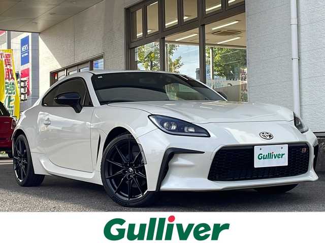 トヨタ ＧＲ８６ RZ 岐阜県 2024(令6)年 0.4万km クリスタルホワイトパール /ワンオーナー//carrozzeria9インチメモリナビ(AVIC-RQ720)/(フルセグTV/BT/DISC/SD/HDMI)//OP GRトランクスポイラー//アイサイトコアテクノロジー/(プリクラッシュブレーキ)/(追従機能付クルーズコントロール)/(車線逸脱警報/ふらつき警報)/(先行車発進お知らせ機能)/(クリアランスソナー『リア』)//ハイビームアシスト//ステアリング連動ヘッドランプ//後側方警戒心支援システム//前後ドライブレコーダー(ZDR-017)//ハーフレザーシート/(前席シートヒーター)//バックカメラ//ＥＴＣ//LEDヘッドライト//ステアリングスイッチ//GRフロアマット//オートリトラクタブルミラー//スマートキー