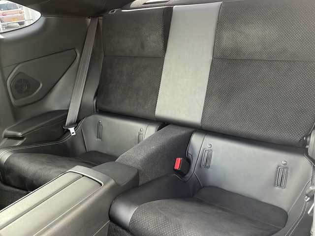 トヨタ ＧＲ８６ RZ 岐阜県 2024(令6)年 0.4万km クリスタルホワイトパール /ワンオーナー//carrozzeria9インチメモリナビ(AVIC-RQ720)/(フルセグTV/BT/DISC/SD/HDMI)//OP GRトランクスポイラー//アイサイトコアテクノロジー/(プリクラッシュブレーキ)/(追従機能付クルーズコントロール)/(車線逸脱警報/ふらつき警報)/(先行車発進お知らせ機能)/(クリアランスソナー『リア』)//ハイビームアシスト//ステアリング連動ヘッドランプ//後側方警戒心支援システム//前後ドライブレコーダー(ZDR-017)//ハーフレザーシート/(前席シートヒーター)//バックカメラ//ＥＴＣ//LEDヘッドライト//ステアリングスイッチ//GRフロアマット//オートリトラクタブルミラー//スマートキー