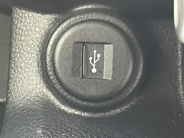 スズキ クロスビー HYBRID MZ 愛知県 2018(平30)年 7.5万km スーパーブラックパール 3トーンコーディネート 純正８型ナビ　全方位カメラ　禁煙車　シートヒーター　フルセグＴＶ　Ｂｌｕｅｔｏｏｔｈ　ＵＳＢ　ＥＴＣ　デュアルセンサーブレーキ　衝突軽減　車線逸脱　リヤパーキングセンサー　ＬＥＤオートライト　クルコン