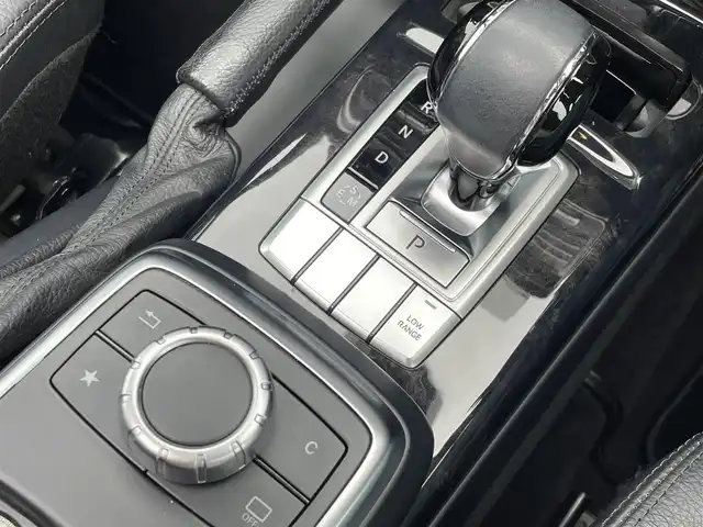 メルセデス・ベンツ ゲレンデヴァーゲン Ｇ３５０ｄ 東京都 2017(平29)年 6.4万km オブシディアンブラック ラグジュアリーパッケージ/・スライディングルーフ/・本革シート(前後席シートヒーター)/harman/kardon/純正ナビ/　CD/DVD/MSV/BT/地デジ/SD/USB/地デジ/バックカメラ/メモリ付きパワーシート/レーダーセーフティパッケージ/HID /ETC2.0/パークトロニック /前方ドライブレコーダー/パドルシフト/キーレス×2/保証書/取扱説明書
