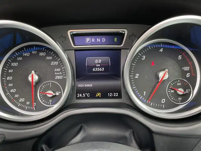 メルセデス・ベンツ ゲレンデヴァーゲン Ｇ３５０ｄ 東京都 2017(平29)年 6.4万km オブシディアンブラック ラグジュアリーパッケージ/・スライディングルーフ/・本革シート(前後席シートヒーター)/harman/kardon/純正ナビ/　CD/DVD/MSV/BT/地デジ/SD/USB/地デジ/バックカメラ/メモリ付きパワーシート/レーダーセーフティパッケージ/HID /ETC2.0/パークトロニック /前方ドライブレコーダー/パドルシフト/キーレス×2/保証書/取扱説明書