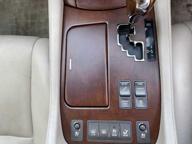 レクサス ＬＳ 600h バージョンU Iパック 東京都 2012(平24)年 9.9万km ダークグレーマイカ 前方ミリ波レーダー方式プリクラッシュセーフティシステム・レーダークルーズコントロール（ブレーキ制御付）/ムーンルーフ・アルカンターラルーフ/ワンオーナー/保証書・取説・ナビ取説/Egプッシュスタート/カードキー＆スマートキー/ハイトコントロール（エアサス）/ドライブモードセレクト/MTモード付AT/本木目/革巻ステアリング・ヒーター・電動チルト・ステアリングスイッチ/アイボリーセミアニリンレザーシート/全席パワーシート＆ヒーター＆ベンチレーター/後席マッサージャー・オートサンシェード（リアウィンド＆リア）/純正HDDナビ・プレミアムサウンドシステム（10スピーカー）/DVD/CD/MSV/BT/USB/AUX・キャンセラー/バックカメラ・クリアランスソナー/純正ビルトインETC/純正フロントドラレコ/全ドア＆バックドアイージークロージャー/LEDヘッドライト・インテリジェントAFS・ヘッドライトクリーナー・フォグ/AUTOHOLD/ラゲッジネット/純正18インチアルミ/サイド＆カーテン＆ニーエアバック