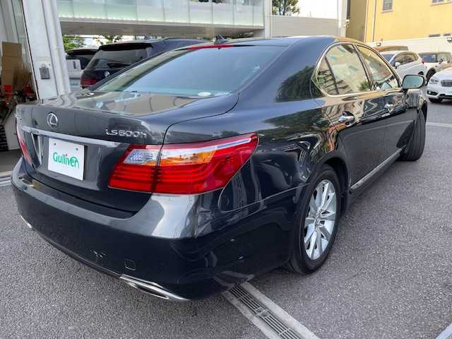 レクサス ＬＳ 600h バージョンU Iパック 東京都 2012(平24)年 9.9万km ダークグレーマイカ 前方ミリ波レーダー方式プリクラッシュセーフティシステム・レーダークルーズコントロール（ブレーキ制御付）/ムーンルーフ・アルカンターラルーフ/ワンオーナー/保証書・取説・ナビ取説/Egプッシュスタート/カードキー＆スマートキー/ハイトコントロール（エアサス）/ドライブモードセレクト/MTモード付AT/本木目/革巻ステアリング・ヒーター・電動チルト・ステアリングスイッチ/アイボリーセミアニリンレザーシート/全席パワーシート＆ヒーター＆ベンチレーター/後席マッサージャー・オートサンシェード（リアウィンド＆リア）/純正HDDナビ・プレミアムサウンドシステム（10スピーカー）/DVD/CD/MSV/BT/USB/AUX・キャンセラー/バックカメラ・クリアランスソナー/純正ビルトインETC/純正フロントドラレコ/全ドア＆バックドアイージークロージャー/LEDヘッドライト・インテリジェントAFS・ヘッドライトクリーナー・フォグ/AUTOHOLD/ラゲッジネット/純正18インチアルミ/サイド＆カーテン＆ニーエアバック