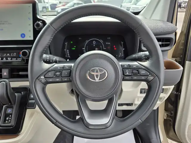 トヨタ シエンタ ハイブリッド Z 鹿児島県 2023(令5)年 4.2万km ベージュ アダプティブクルーズコントロール　/ビルトインＥＴＣ　/純正ドライブレコーダー（ナビ連動）　/パノラミックビューモニター　/両側パワースライドドア（ハンズフリー付）　/プリクラッシュセーフティ　/D+N席シートヒーター/Bluetoothオーディオ/レーンキープアシスト/ステアリングヒーター/本革巻きステアリング/LEDフォグランプ(オプション装備)/純正アルミホイール(15インチ/オプション装備)/山吹イエローサイドエンブレム(オプション装備)/アダプティブハイビームシステム/横滑り防止装置/前後コーナーセンサー/エアバッグ(W＋サイド)/カーテンエアバッグ/プッシュスタート/スマートキー