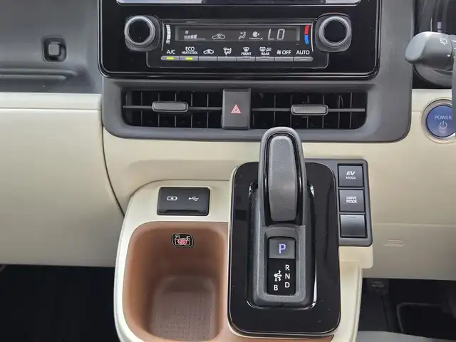 トヨタ シエンタ ハイブリッド Z 鹿児島県 2023(令5)年 4.2万km ベージュ アダプティブクルーズコントロール　/ビルトインＥＴＣ　/純正ドライブレコーダー（ナビ連動）　/パノラミックビューモニター　/両側パワースライドドア（ハンズフリー付）　/プリクラッシュセーフティ　/D+N席シートヒーター/Bluetoothオーディオ/レーンキープアシスト/ステアリングヒーター/本革巻きステアリング/LEDフォグランプ(オプション装備)/純正アルミホイール(15インチ/オプション装備)/山吹イエローサイドエンブレム(オプション装備)/アダプティブハイビームシステム/横滑り防止装置/前後コーナーセンサー/エアバッグ(W＋サイド)/カーテンエアバッグ/プッシュスタート/スマートキー