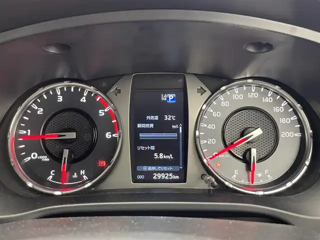 トヨタ ハイラックス Z GRスポーツ 滋賀県 2022(令4)年 3万km スーパーホワイトⅡ 禁煙車/純正ナビ/パノラミックビューモニター/ハーフレザーシート/パワーシート/トヨタセーフティセンス/クルーズコントロール/コーナーセンサー/パドルシフト/ドラレコ/ETC/LEDヘッドライト/アイドリングストップ/GR専用ハンドル/トノカバー/社外アルミホイール