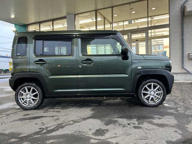 スズキ ハスラー HYBRID G 道東・釧路十勝 2021(令3)年 4.4万km クールカーキPM 4WD/ワンオーナー/社外メモリーナビ/  (DVD/CD/フルセグTV/Bluetooth)/バックカメラ/衝突軽減ブレーキ/レーンキープアシスト/コーナーセンサー/アイドリングストップ/横滑り防止装置/ステアリングリモコン/前席シートヒーター/ミラーヒーター/電動格納ミラー/ドライブレコーダー前後/運転席シートリフター/純正フロアマット/ドアバイザー/ヘッドライトレベライザー/スマートキー/エンジンプッシュスタート/取扱説明書/保証書/ナビ取説/社外15インチアルミホイール/冬タイヤ積み込み/  (165/60r15、4mm、2020年製)