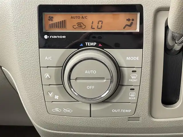 スズキ スペーシア X 大分県 2016(平28)年 7.1万km クリスタルホワイトP プッシュスタート/両側電動スライド/スマートキー/電動格納ミラー/後席サンシェード/ドアバイザー/オートライト/シートヒーター（運転席のみ）/純正フロアマット/アイドリングストップ/オートエアコン