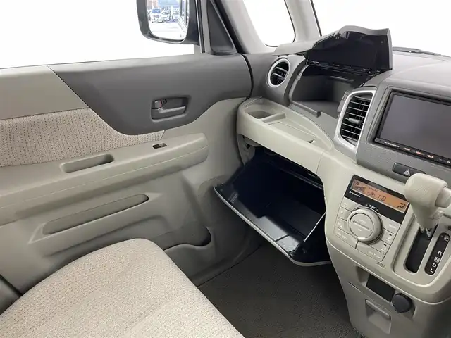 スズキ スペーシア X 大分県 2016(平28)年 7.1万km クリスタルホワイトP プッシュスタート/両側電動スライド/スマートキー/電動格納ミラー/後席サンシェード/ドアバイザー/オートライト/シートヒーター（運転席のみ）/純正フロアマット/アイドリングストップ/オートエアコン