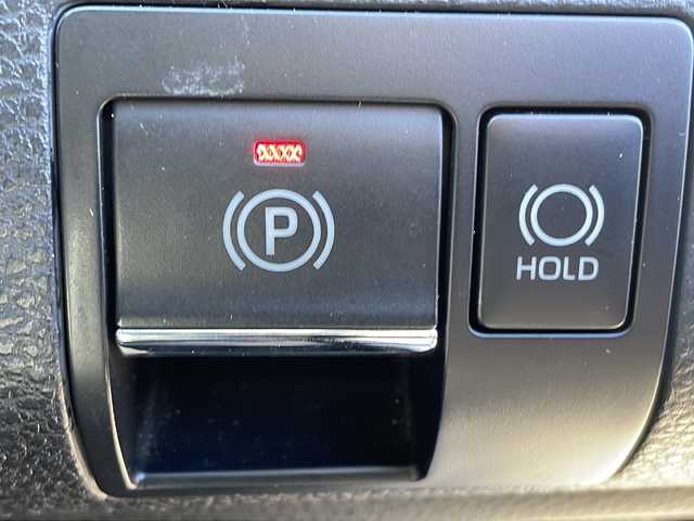 トヨタ ハリアー エレガンス 長野県 2017(平29)年 10.6万km ホワイトパールクリスタルシャイン 禁煙車/ワンオーナー/純正SD9インチナビ//Bluetooth/CD/DVD/フルセグTV/バックカメラ/D席パワーシート/ハーフレザーシート/クルーズコントロール/電動パーキングブレーキ/ブレーキホールド/プリクラッシュブレーキ/アイドリングストップ/コーナーセンサー/横滑り防止装置/オートマチックハイビーム/ビルトインETC/純正AW17インチ/モデリスタ/純正フロアマット/ブラインドスポット/オールオートウィンドウ/スマートキー/プッシュスタート/スペアキー/保証書/取扱説明書