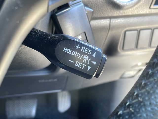 トヨタ ハリアー エレガンス 長野県 2017(平29)年 10.6万km ホワイトパールクリスタルシャイン 禁煙車/ワンオーナー/純正SD9インチナビ//Bluetooth/CD/DVD/フルセグTV/バックカメラ/D席パワーシート/ハーフレザーシート/クルーズコントロール/電動パーキングブレーキ/ブレーキホールド/プリクラッシュブレーキ/アイドリングストップ/コーナーセンサー/横滑り防止装置/オートマチックハイビーム/ビルトインETC/純正AW17インチ/モデリスタ/純正フロアマット/ブラインドスポット/オールオートウィンドウ/スマートキー/プッシュスタート/スペアキー/保証書/取扱説明書