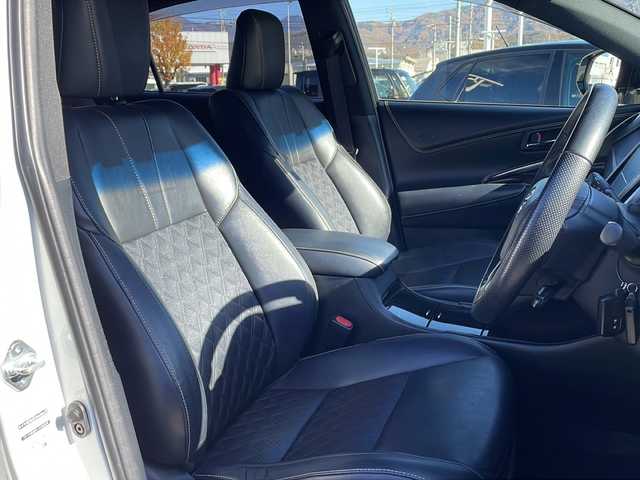 トヨタ ハリアー エレガンス 長野県 2017(平29)年 10.6万km ホワイトパールクリスタルシャイン 禁煙車/ワンオーナー/純正SD9インチナビ//Bluetooth/CD/DVD/フルセグTV/バックカメラ/D席パワーシート/ハーフレザーシート/クルーズコントロール/電動パーキングブレーキ/ブレーキホールド/プリクラッシュブレーキ/アイドリングストップ/コーナーセンサー/横滑り防止装置/オートマチックハイビーム/ビルトインETC/純正AW17インチ/モデリスタ/純正フロアマット/ブラインドスポット/オールオートウィンドウ/スマートキー/プッシュスタート/スペアキー/保証書/取扱説明書