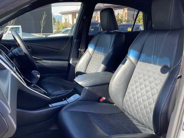 トヨタ ハリアー エレガンス 長野県 2017(平29)年 10.6万km ホワイトパールクリスタルシャイン 禁煙車/ワンオーナー/純正SD9インチナビ//Bluetooth/CD/DVD/フルセグTV/バックカメラ/D席パワーシート/ハーフレザーシート/クルーズコントロール/電動パーキングブレーキ/ブレーキホールド/プリクラッシュブレーキ/アイドリングストップ/コーナーセンサー/横滑り防止装置/オートマチックハイビーム/ビルトインETC/純正AW17インチ/モデリスタ/純正フロアマット/ブラインドスポット/オールオートウィンドウ/スマートキー/プッシュスタート/スペアキー/保証書/取扱説明書