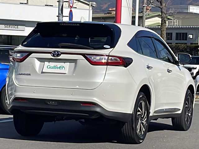 トヨタ ハリアー エレガンス 長野県 2017(平29)年 10.6万km ホワイトパールクリスタルシャイン 禁煙車/ワンオーナー/純正SD9インチナビ//Bluetooth/CD/DVD/フルセグTV/バックカメラ/D席パワーシート/ハーフレザーシート/クルーズコントロール/電動パーキングブレーキ/ブレーキホールド/プリクラッシュブレーキ/アイドリングストップ/コーナーセンサー/横滑り防止装置/オートマチックハイビーム/ビルトインETC/純正AW17インチ/モデリスタ/純正フロアマット/ブラインドスポット/オールオートウィンドウ/スマートキー/プッシュスタート/スペアキー/保証書/取扱説明書