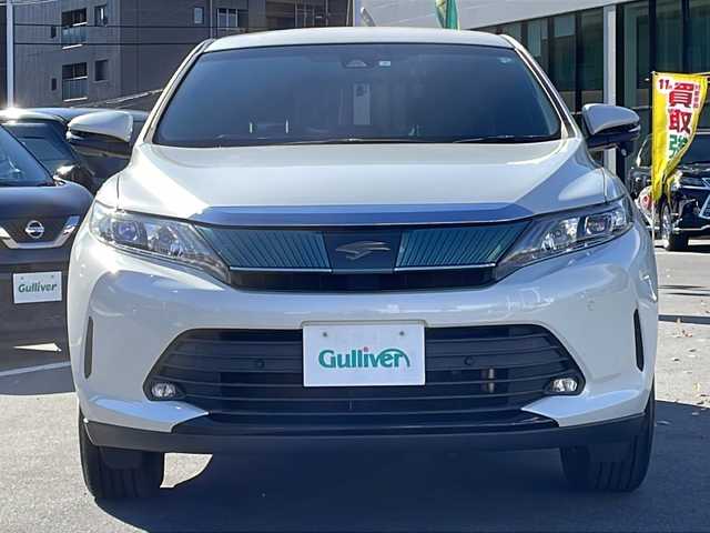 トヨタ ハリアー エレガンス 長野県 2017(平29)年 10.6万km ホワイトパールクリスタルシャイン 禁煙車/ワンオーナー/純正SD9インチナビ//Bluetooth/CD/DVD/フルセグTV/バックカメラ/D席パワーシート/ハーフレザーシート/クルーズコントロール/電動パーキングブレーキ/ブレーキホールド/プリクラッシュブレーキ/アイドリングストップ/コーナーセンサー/横滑り防止装置/オートマチックハイビーム/ビルトインETC/純正AW17インチ/モデリスタ/純正フロアマット/ブラインドスポット/オールオートウィンドウ/スマートキー/プッシュスタート/スペアキー/保証書/取扱説明書