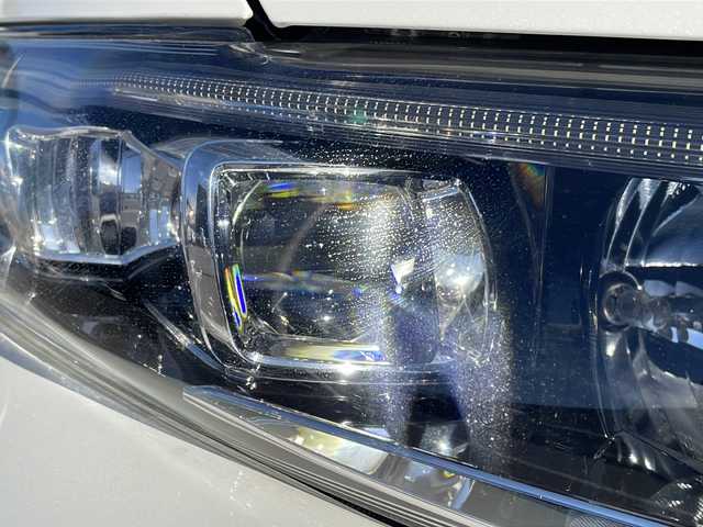 トヨタ ハリアー エレガンス 長野県 2017(平29)年 10.6万km ホワイトパールクリスタルシャイン 禁煙車/ワンオーナー/純正SD9インチナビ//Bluetooth/CD/DVD/フルセグTV/バックカメラ/D席パワーシート/ハーフレザーシート/クルーズコントロール/電動パーキングブレーキ/ブレーキホールド/プリクラッシュブレーキ/アイドリングストップ/コーナーセンサー/横滑り防止装置/オートマチックハイビーム/ビルトインETC/純正AW17インチ/モデリスタ/純正フロアマット/ブラインドスポット/オールオートウィンドウ/スマートキー/プッシュスタート/スペアキー/保証書/取扱説明書