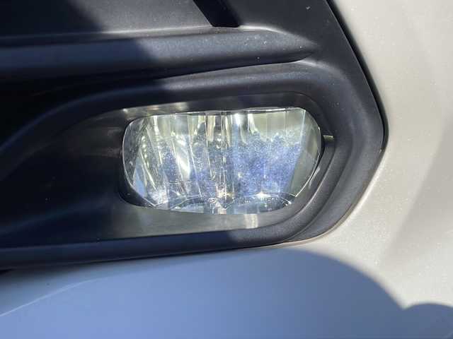 トヨタ ハリアー エレガンス 長野県 2017(平29)年 10.6万km ホワイトパールクリスタルシャイン 禁煙車/ワンオーナー/純正SD9インチナビ//Bluetooth/CD/DVD/フルセグTV/バックカメラ/D席パワーシート/ハーフレザーシート/クルーズコントロール/電動パーキングブレーキ/ブレーキホールド/プリクラッシュブレーキ/アイドリングストップ/コーナーセンサー/横滑り防止装置/オートマチックハイビーム/ビルトインETC/純正AW17インチ/モデリスタ/純正フロアマット/ブラインドスポット/オールオートウィンドウ/スマートキー/プッシュスタート/スペアキー/保証書/取扱説明書