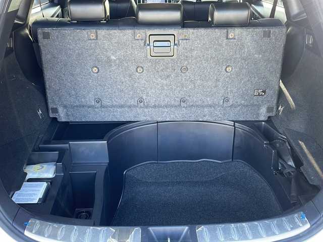 トヨタ ハリアー エレガンス 長野県 2017(平29)年 10.6万km ホワイトパールクリスタルシャイン 禁煙車/ワンオーナー/純正SD9インチナビ//Bluetooth/CD/DVD/フルセグTV/バックカメラ/D席パワーシート/ハーフレザーシート/クルーズコントロール/電動パーキングブレーキ/ブレーキホールド/プリクラッシュブレーキ/アイドリングストップ/コーナーセンサー/横滑り防止装置/オートマチックハイビーム/ビルトインETC/純正AW17インチ/モデリスタ/純正フロアマット/ブラインドスポット/オールオートウィンドウ/スマートキー/プッシュスタート/スペアキー/保証書/取扱説明書