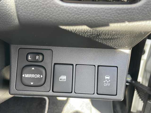 トヨタ コペン GRスポーツ 東京都 2022(令4)年 1.8万km パールホワイトⅢ Apple CarPlay対応ディスプレイオーディオ/純正MOMOステアリング/純正レカロシート/シートヒーター/HKSマフラー/BBS製アルミホイール/LEDヘッドライト/スマートキー/ETC/横滑り防止装置/保証書/取扱説明書