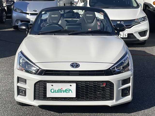 トヨタ コペン GRスポーツ 東京都 2022(令4)年 1.8万km パールホワイトⅢ Apple CarPlay対応ディスプレイオーディオ/純正MOMOステアリング/純正レカロシート/シートヒーター/HKSマフラー/BBS製アルミホイール/LEDヘッドライト/スマートキー/ETC/横滑り防止装置/保証書/取扱説明書