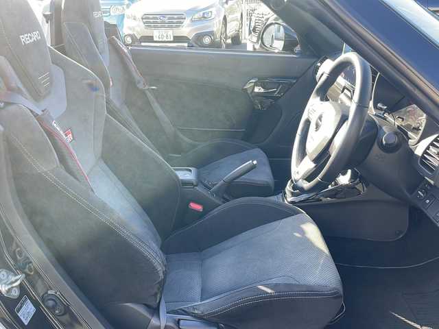 トヨタ コペン GRスポーツ 東京都 2022(令4)年 1.8万km パールホワイトⅢ Apple CarPlay対応ディスプレイオーディオ/純正MOMOステアリング/純正レカロシート/シートヒーター/HKSマフラー/BBS製アルミホイール/LEDヘッドライト/スマートキー/ETC/横滑り防止装置/保証書/取扱説明書