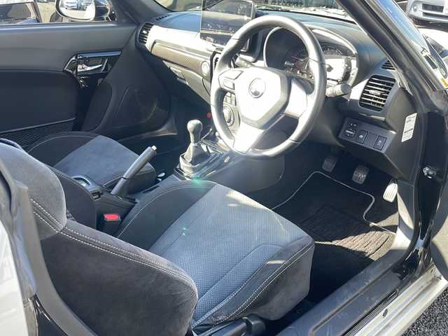 トヨタ コペン GRスポーツ 東京都 2022(令4)年 1.8万km パールホワイトⅢ Apple CarPlay対応ディスプレイオーディオ/純正MOMOステアリング/純正レカロシート/シートヒーター/HKSマフラー/BBS製アルミホイール/LEDヘッドライト/スマートキー/ETC/横滑り防止装置/保証書/取扱説明書