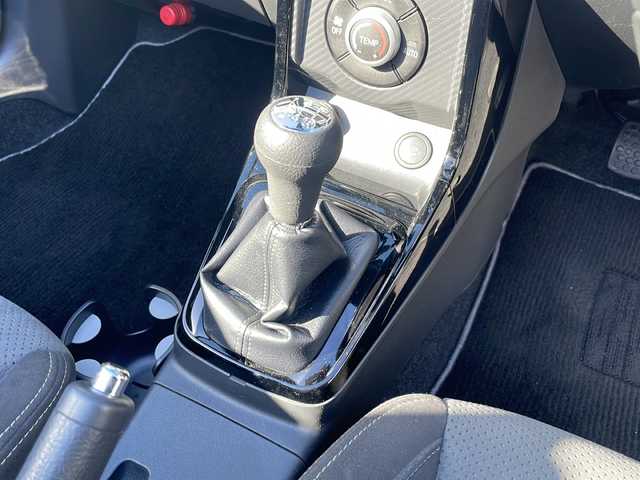 トヨタ コペン GRスポーツ 東京都 2022(令4)年 1.8万km パールホワイトⅢ Apple CarPlay対応ディスプレイオーディオ/純正MOMOステアリング/純正レカロシート/シートヒーター/HKSマフラー/BBS製アルミホイール/LEDヘッドライト/スマートキー/ETC/横滑り防止装置/保証書/取扱説明書